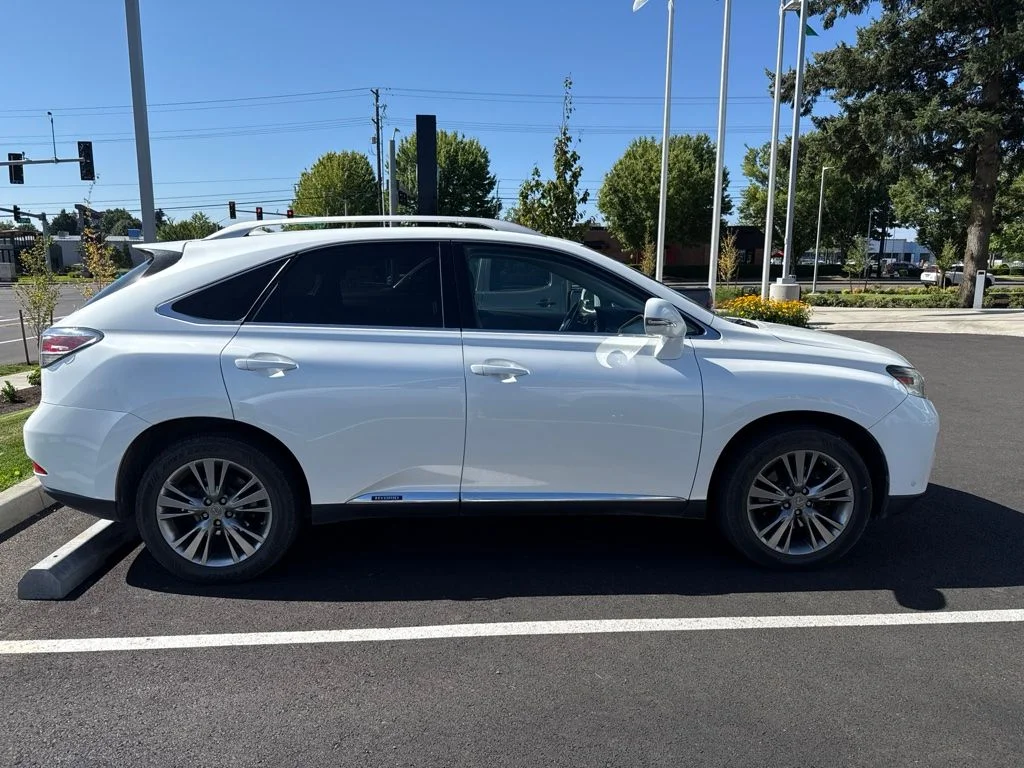 Used 2014 White Lexus 450h image 3