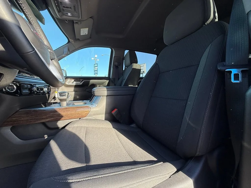 New 2026 Onyx Black GMC Elevation image 33