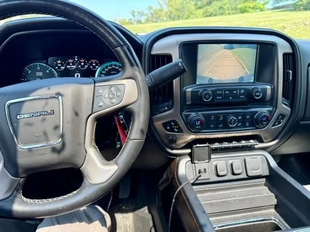Used 2018 White GMC Denali image 13
