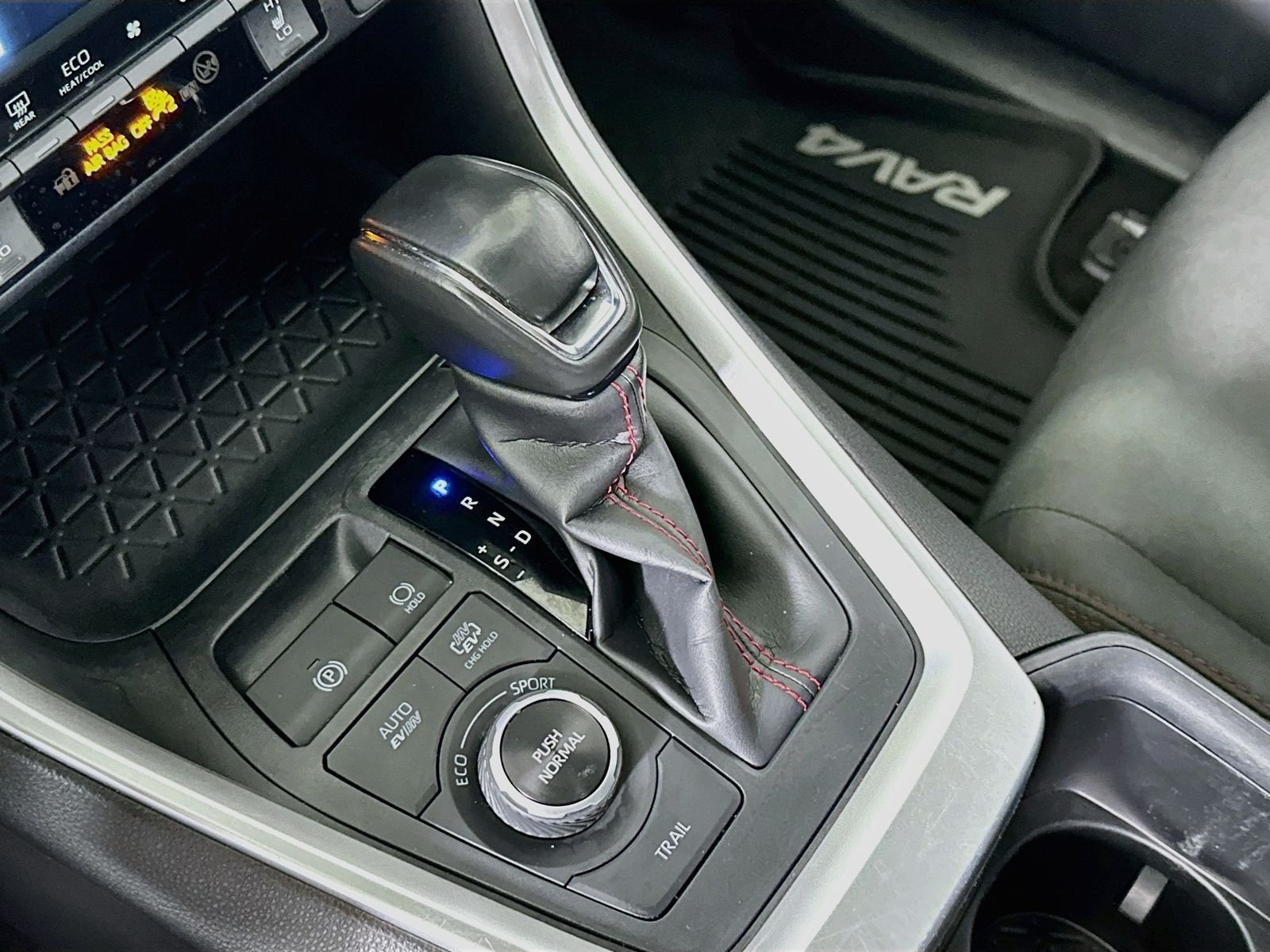 Used 2023 Ice Toyota SE image 16