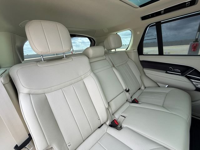 Certified Used 2023 Fuji White Land Rover SE image 17