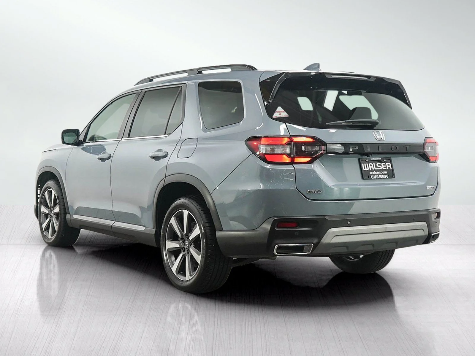 Used 2023 Gray Honda Touring AWD image 3