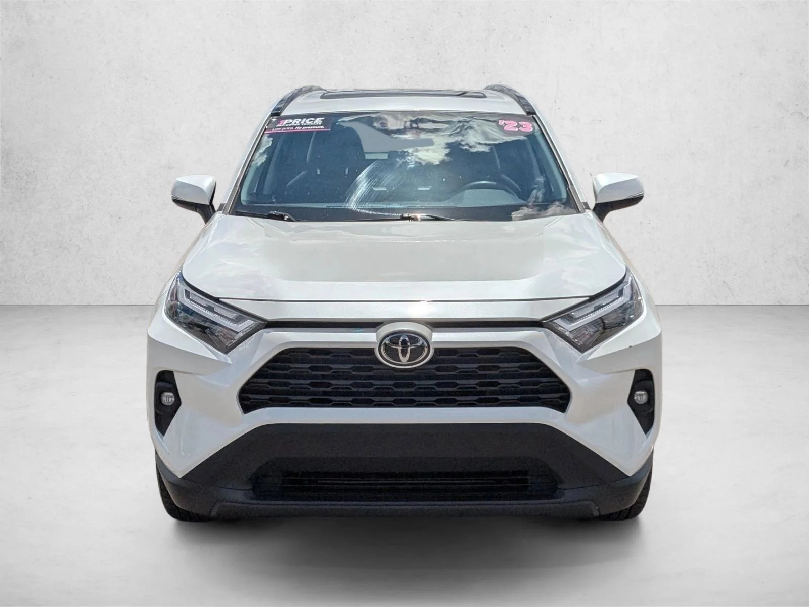Used 2023 White Toyota XLE Premium image 2