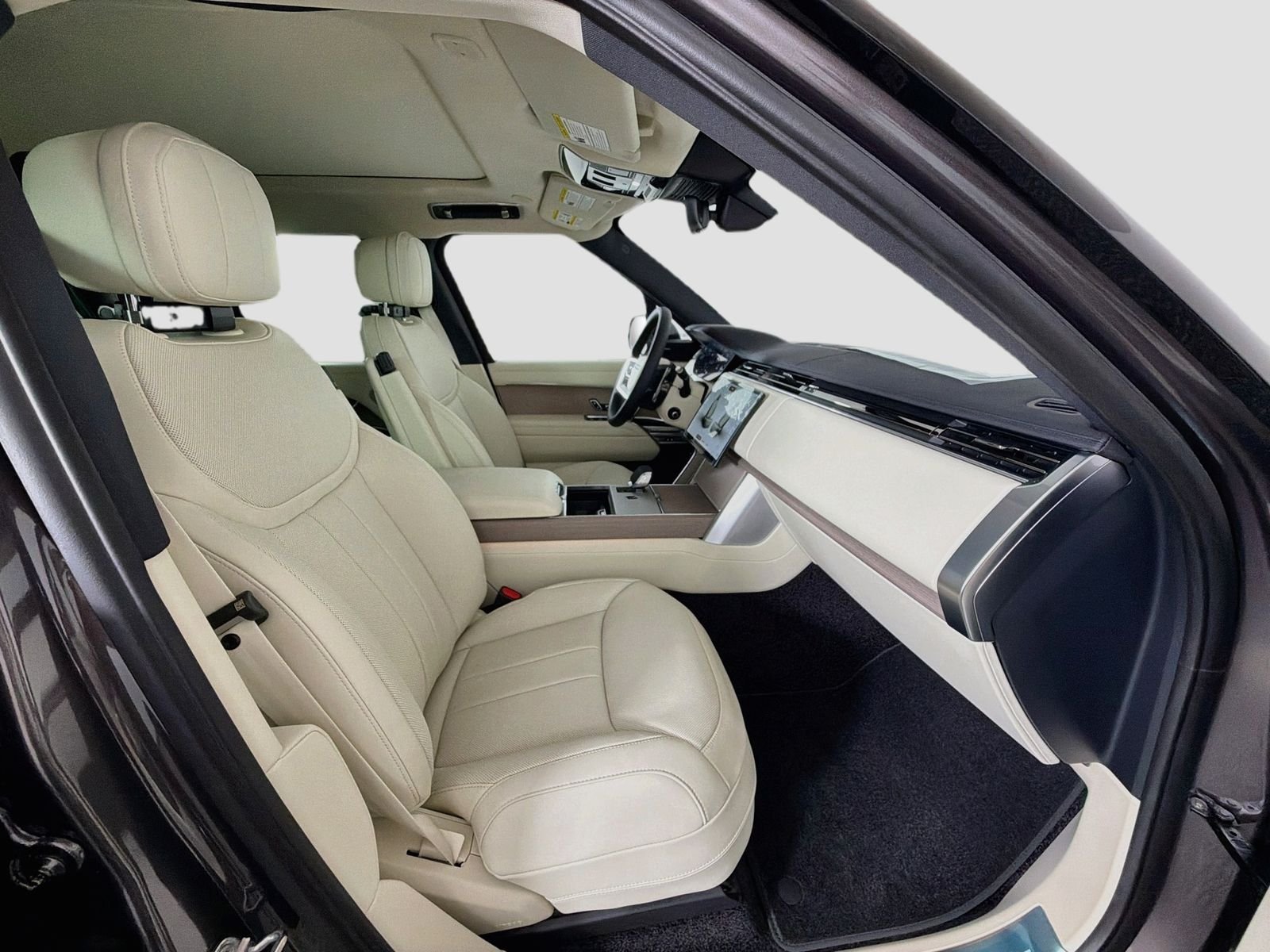 New 2026 Charente Grey LAND ROVER SE image 31
