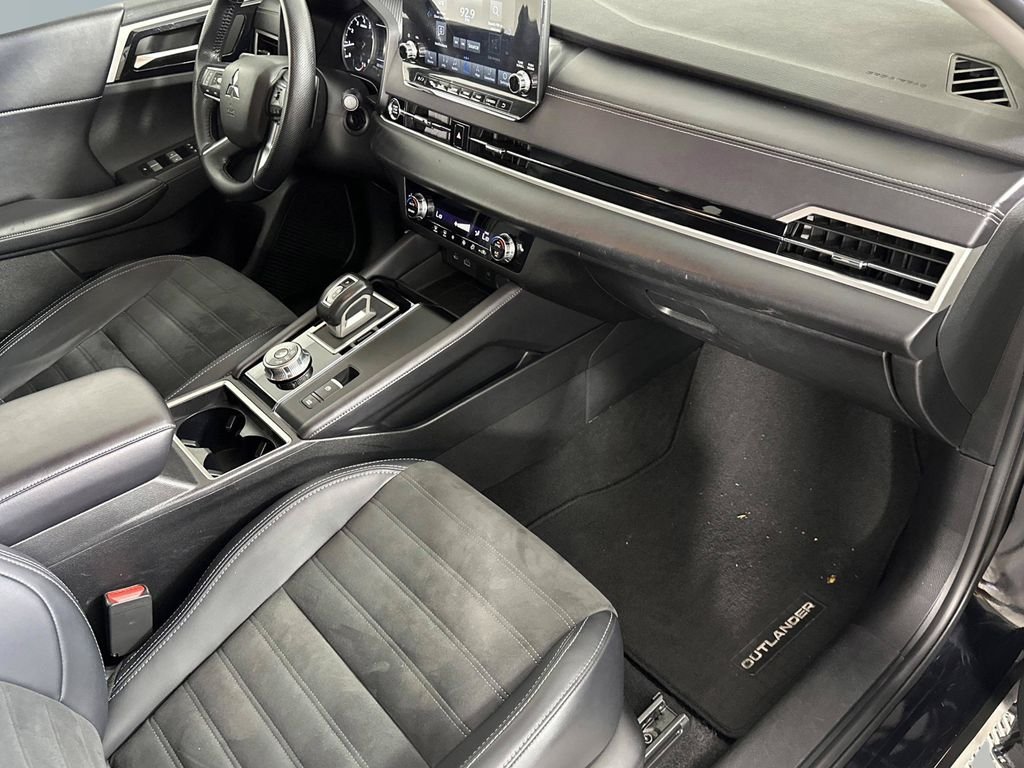 2024 Mitsubishi Outlander SE - Photo 29