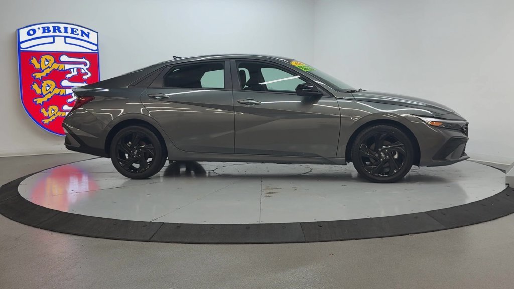 Used 2026 Gray Hyundai SEL Sport image 3