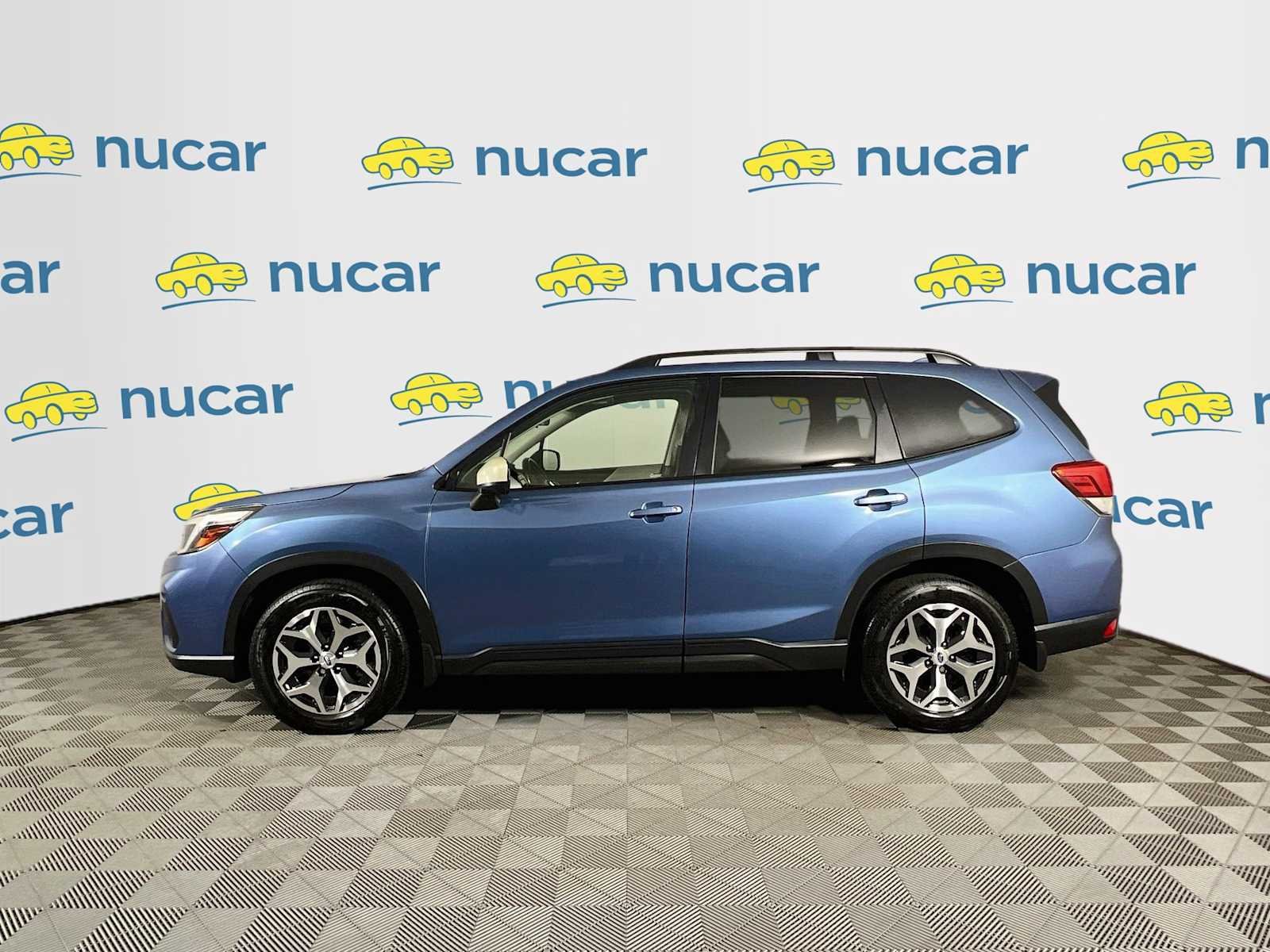 Used 2019 Horizon Blue Pearl Subaru Premium image 4