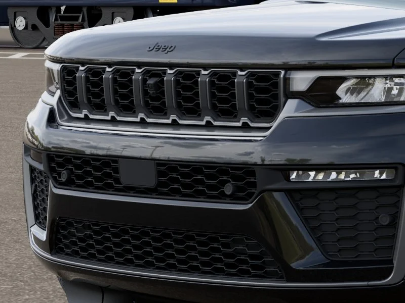 New 2027 High-Gloss Black Paint Jeep Limited Reserve image 7