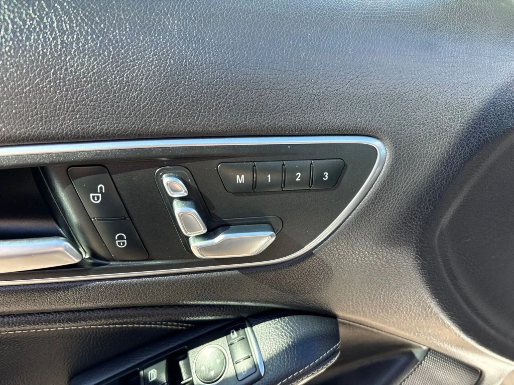 Used 2018 Silver Mercedes-Benz GLA 250 image 16