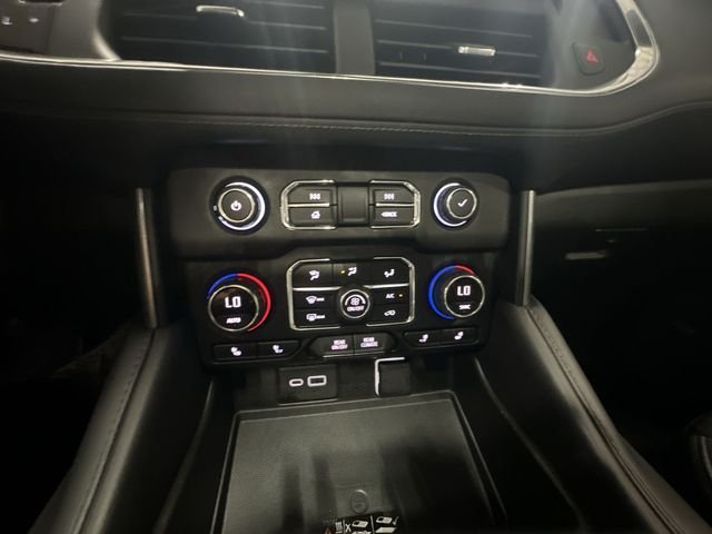 Used 2022 White Chevrolet Z71 image 21