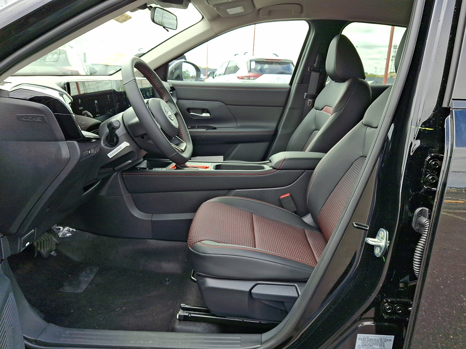 2026 Nissan KICKS SR AWD - Photo 6