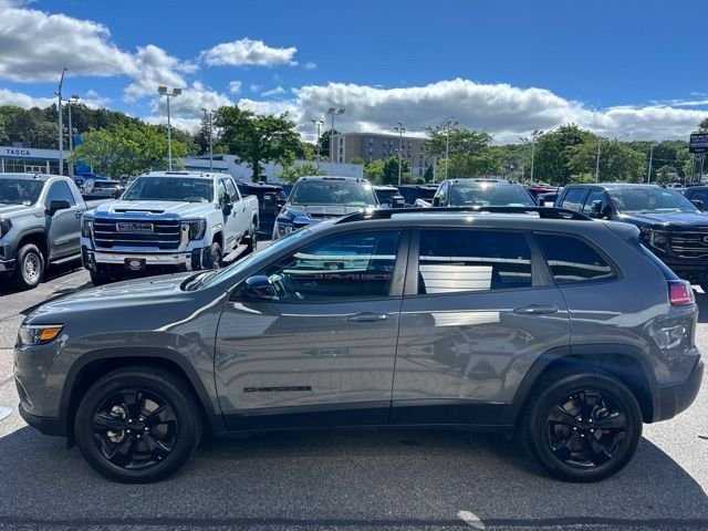 Used 2023 Gray Jeep Altitude image 6