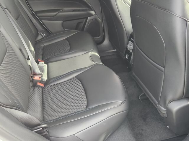 New 2026 Bright White Clear-Coat Exterior Paint Jeep Latitude image 12