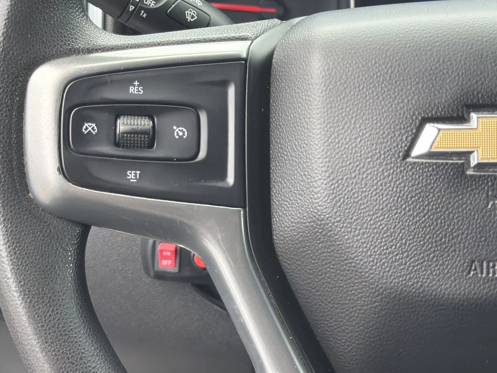 Used 2022 White Chevrolet LT image 25