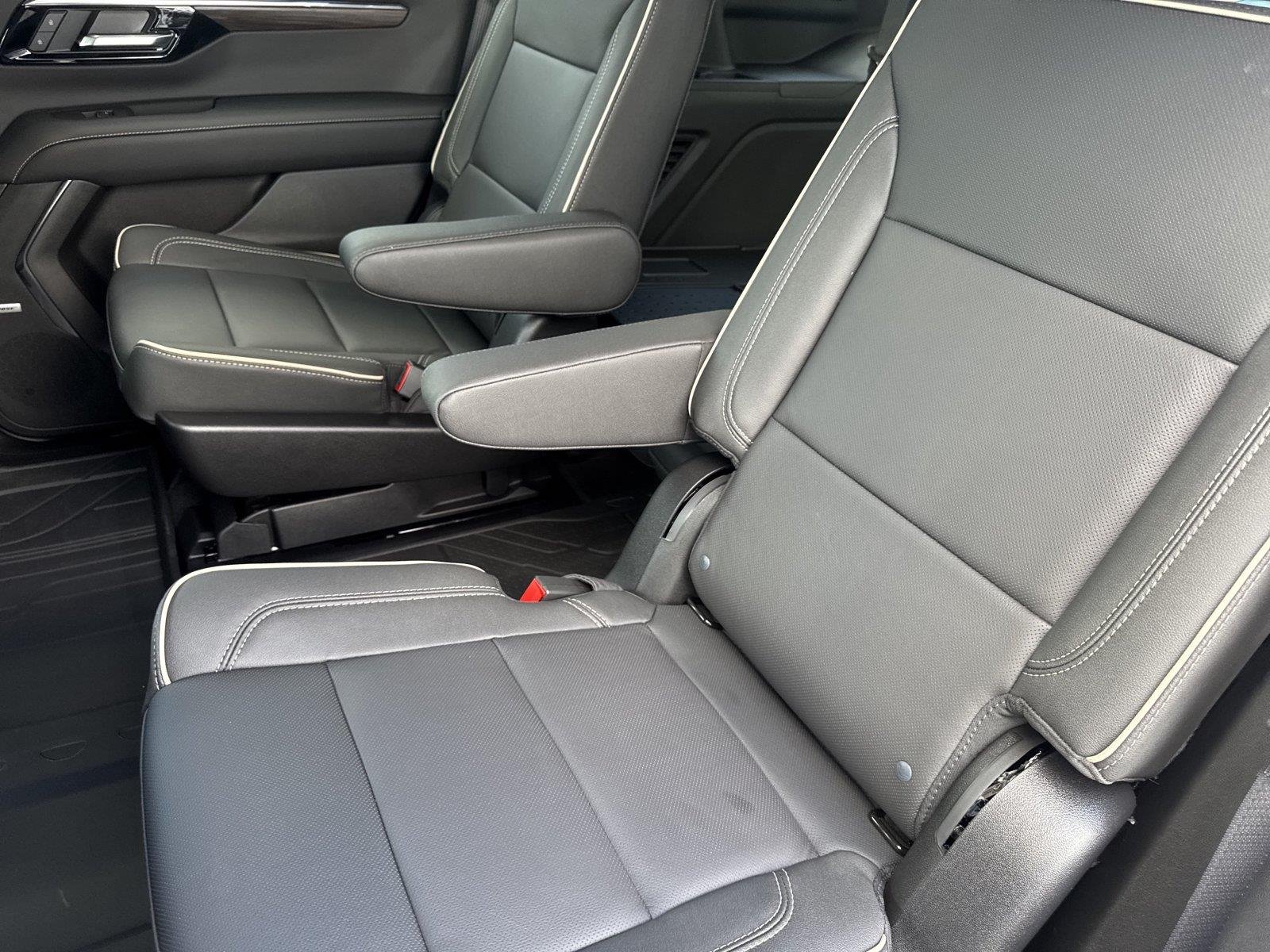 Used 2026 Polar White Tricoat Chevrolet Premier image 31