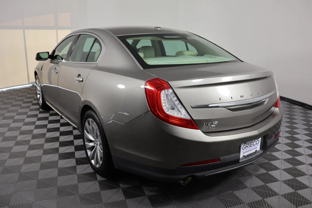 Used 2015 Luxe Lincoln  image 6
