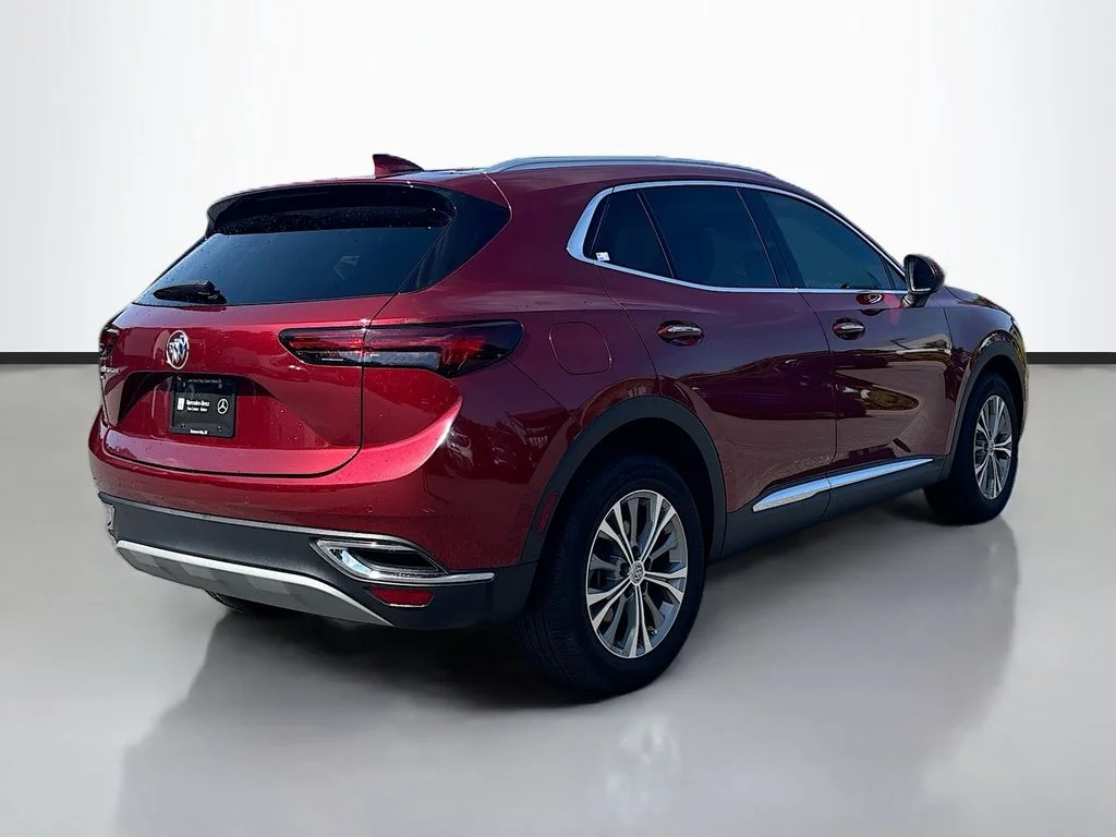 Used 2023 Red Buick Preferred image 3