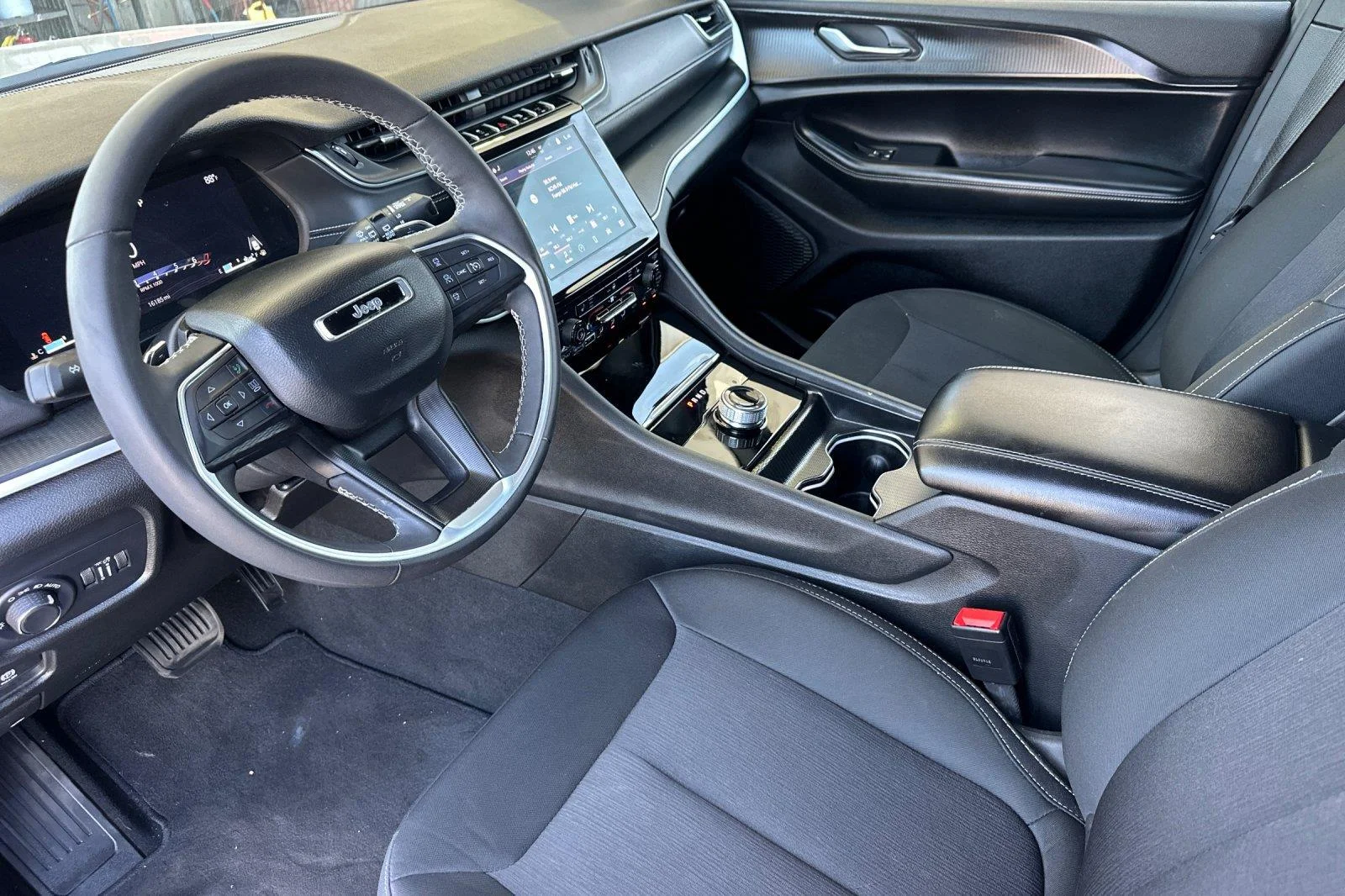 2025 Jeep Grand Cherokee Laredo - Photo 9