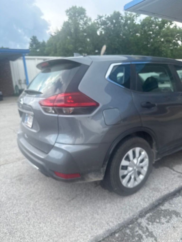 Used 2019 Gray Nissan S image 4
