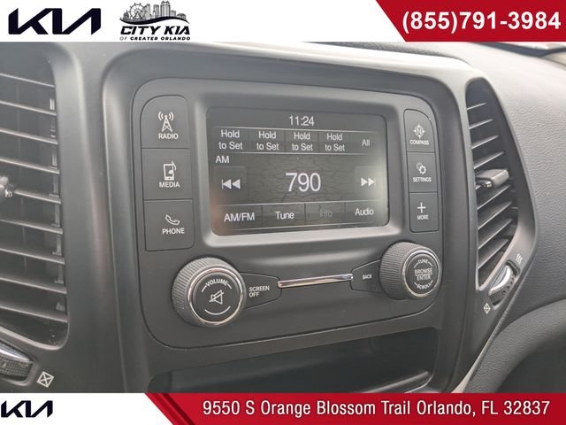 Used 2018 Black Jeep Latitude image 20