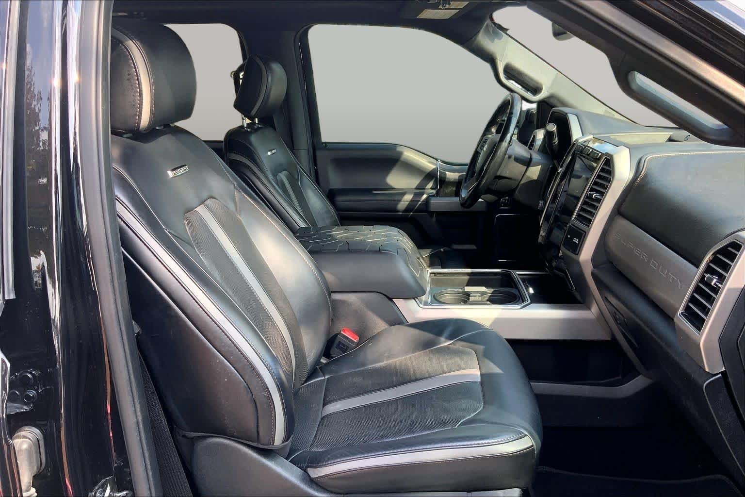 Used 2019 Agate Black Metallic Ford Platinum image 9