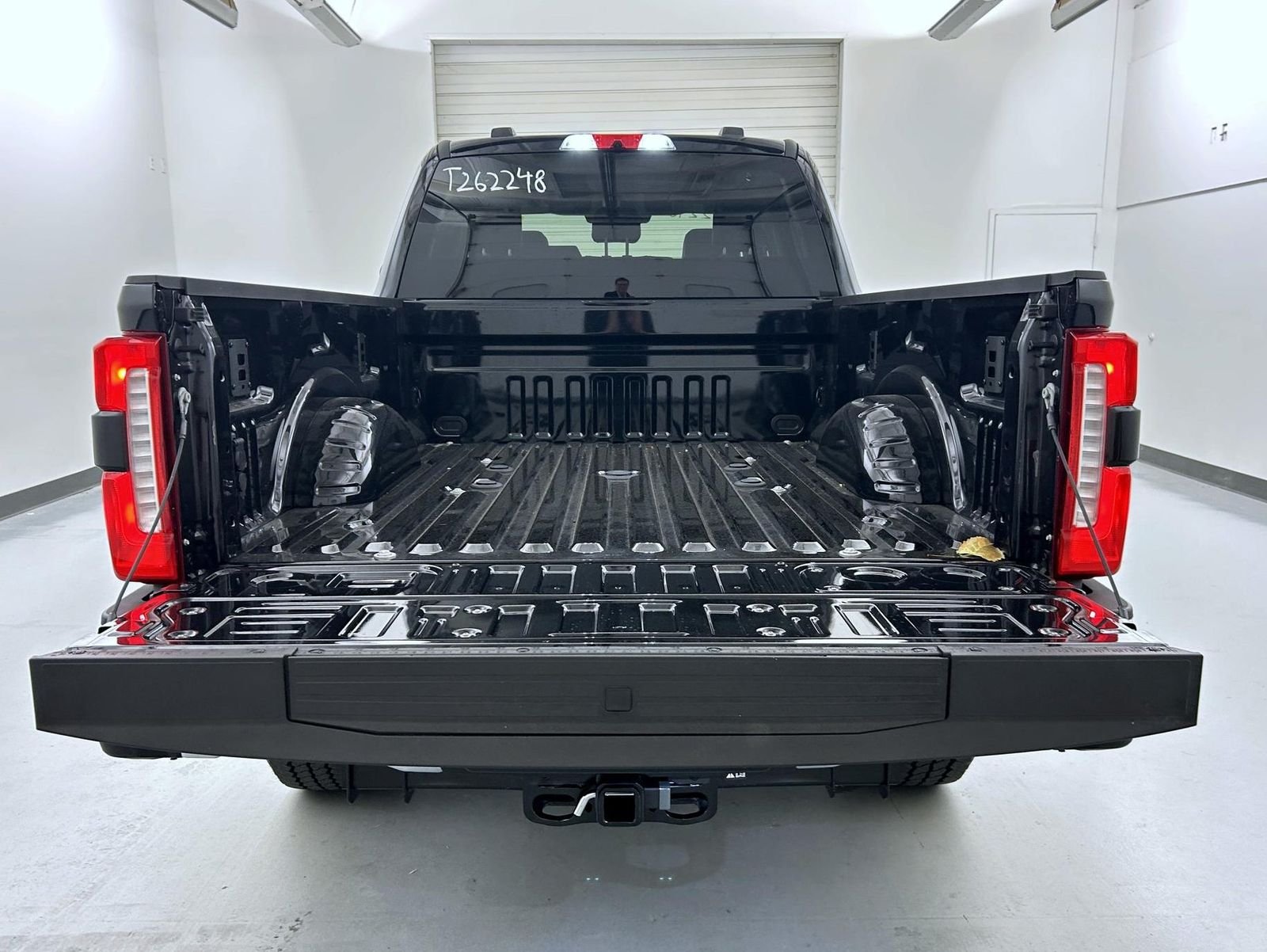 New 2026 Agate Black Metallic Ford Lariat image 22