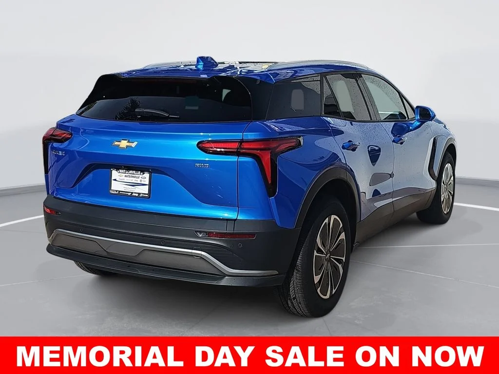 Used 2024 Blue Chevrolet LT image 3
