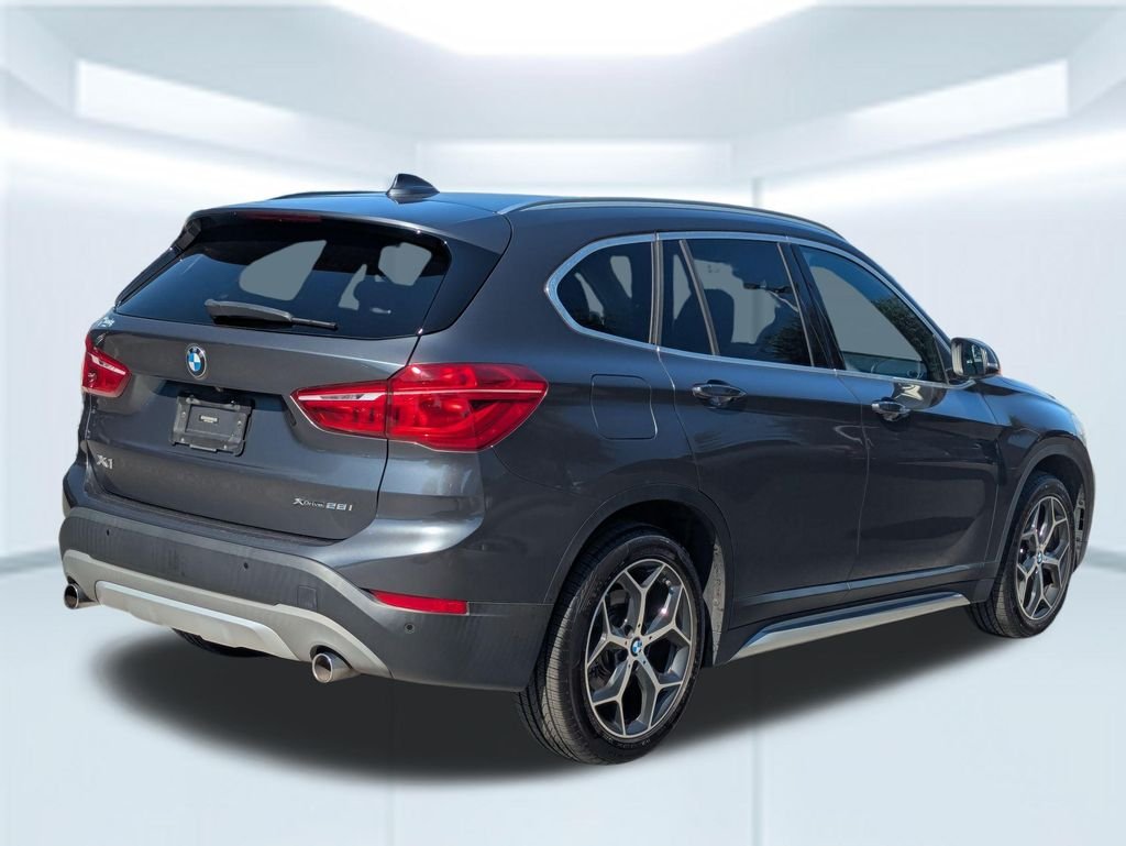 Used 2018 Gray BMW xDrive28i image 5