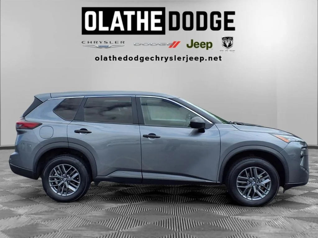 Used 2024 Gray Nissan S image 27