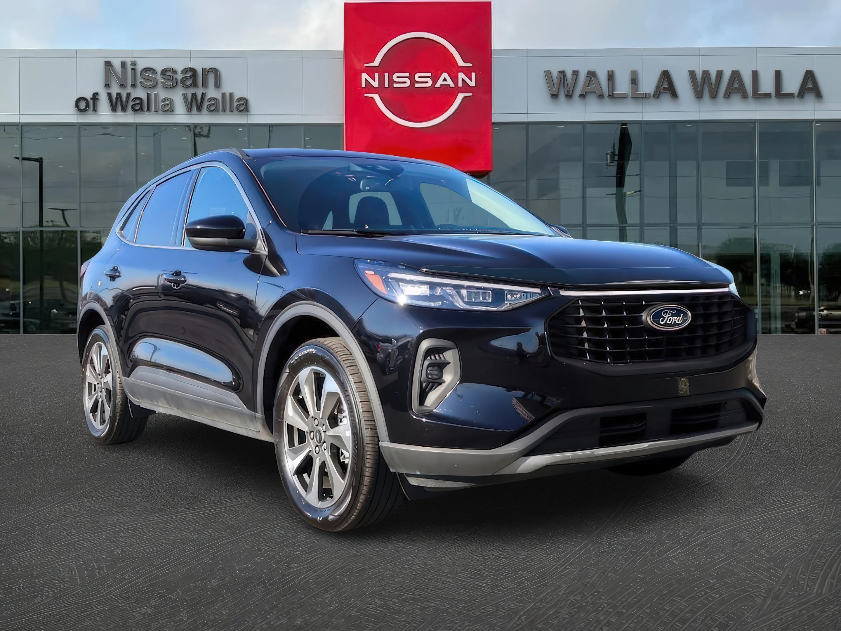 2025 Ford Escape Platinum AWD's photo
