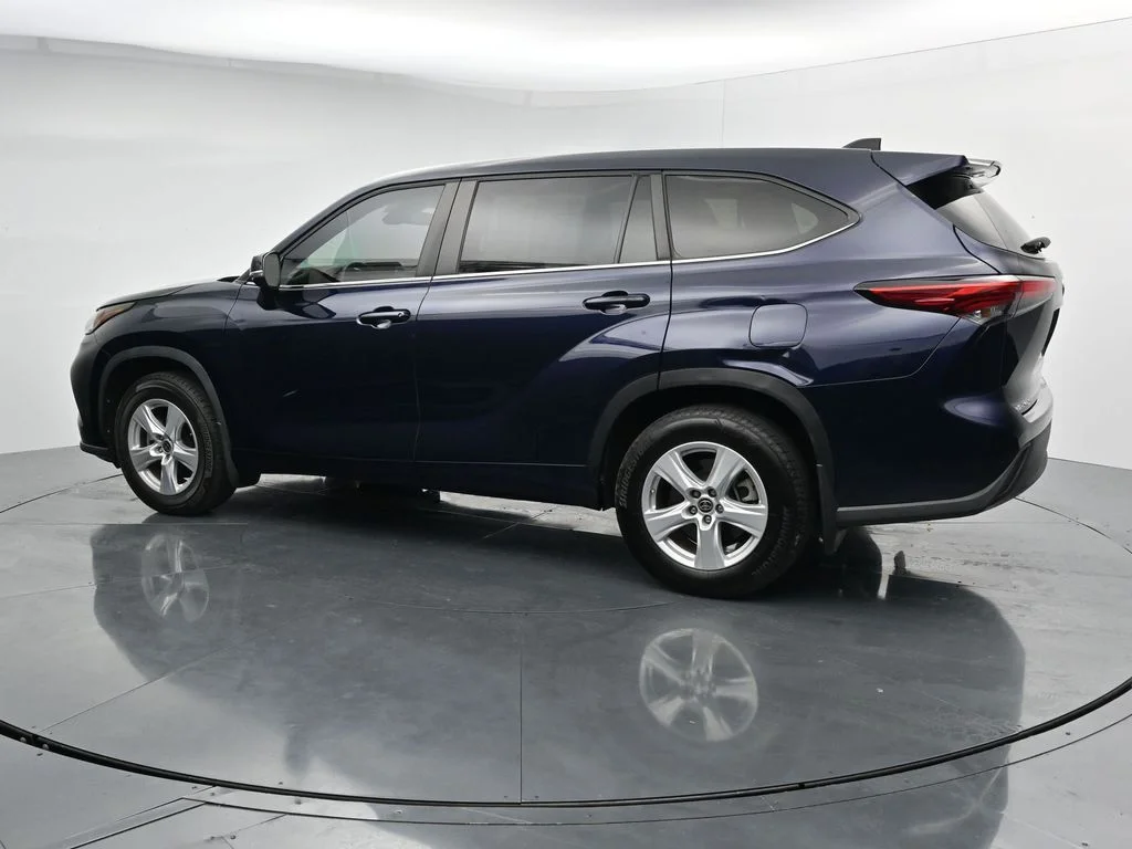 Used 2023 Blue Toyota LE image 5