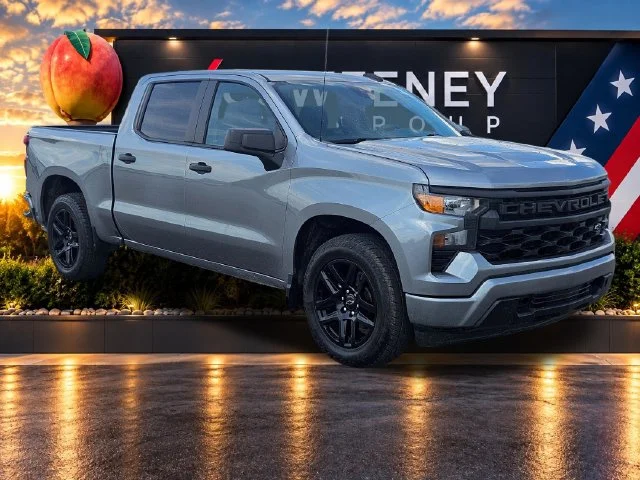 Used 2023 Gray Chevrolet Custom image 7