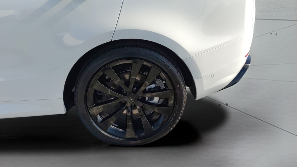 New 2026 Fuji White Land Rover Dynamic SE image 15