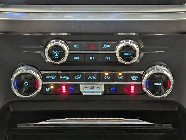New 2026 Carbonized Gray Metallic Ford F-350® Lariat® image 46