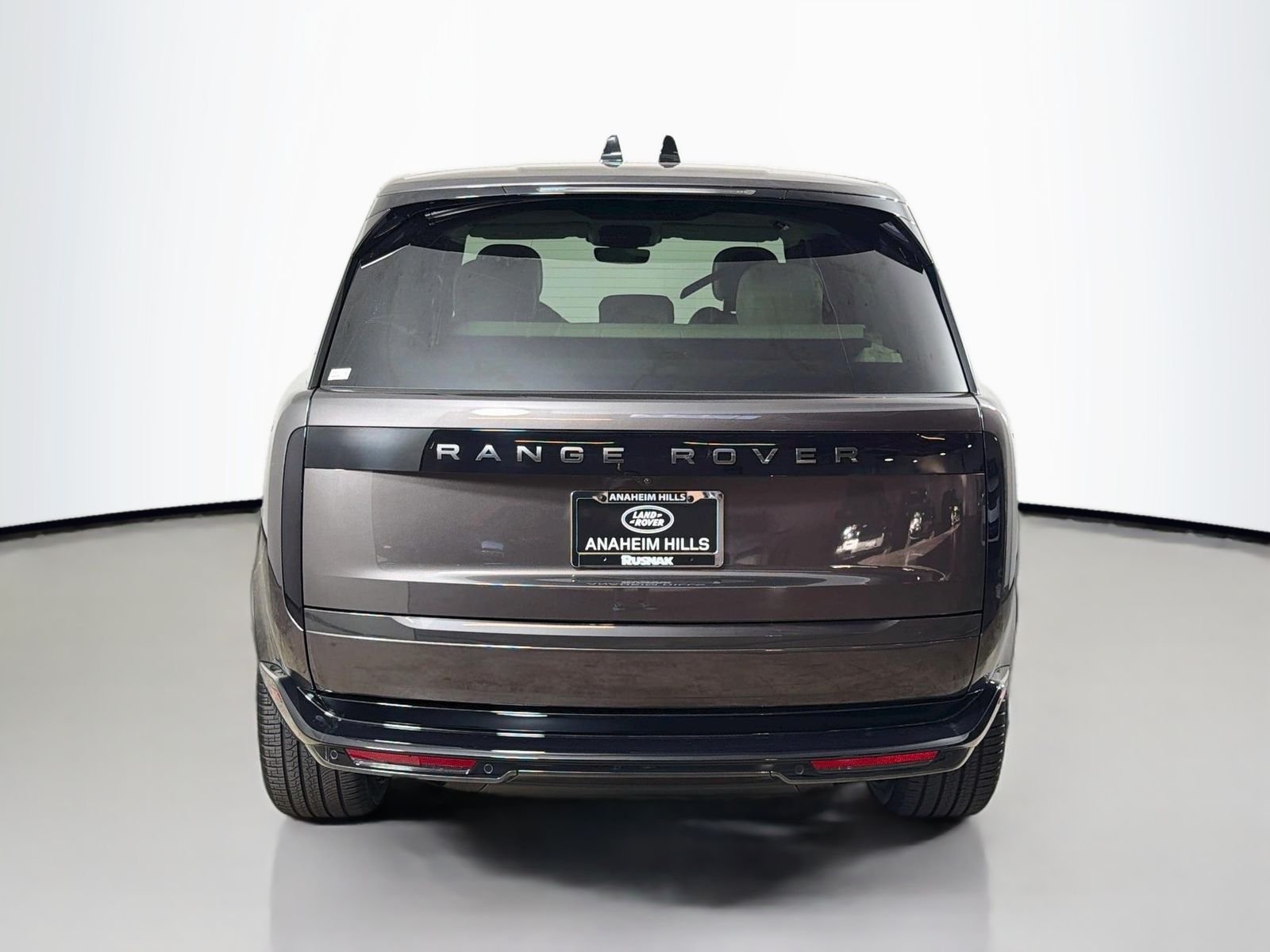 New 2026 Charente Grey LAND ROVER SE image 4