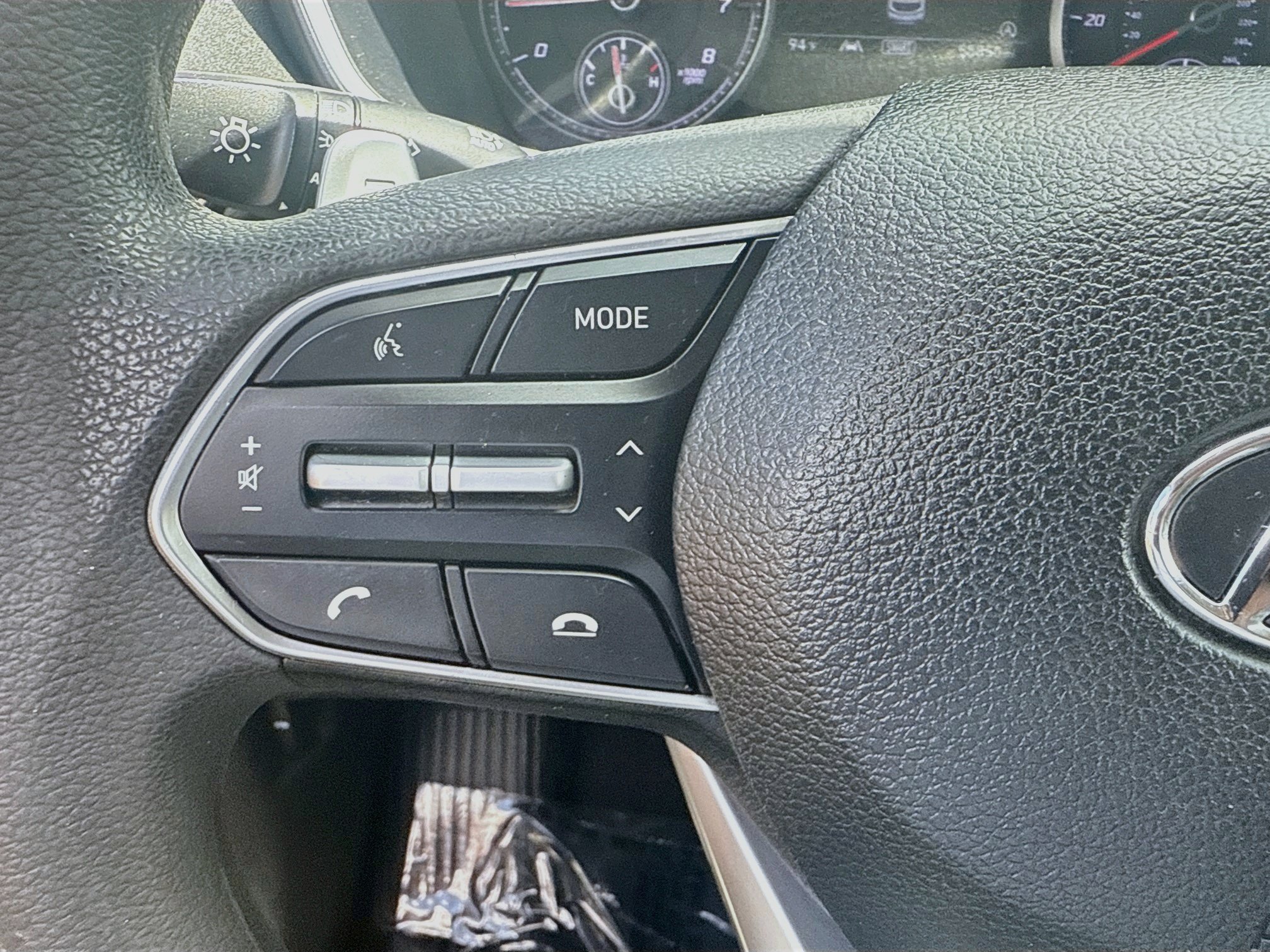 Used 2021 Shimmering Silver Hyundai SE image 36
