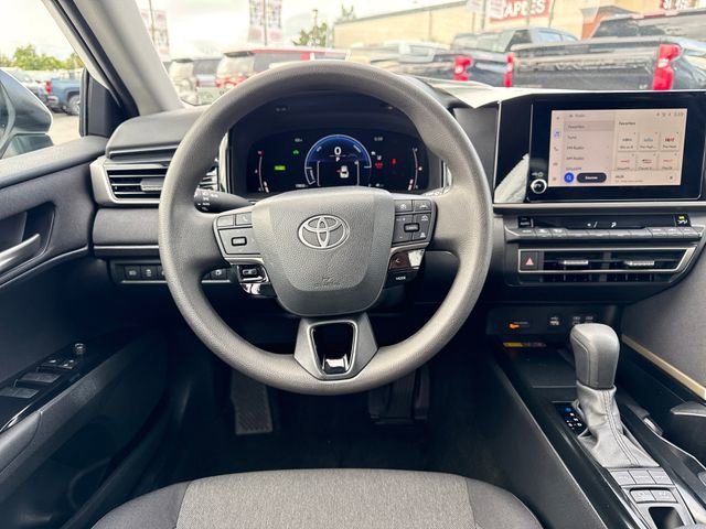 2025 Toyota Camry LE - Photo 13