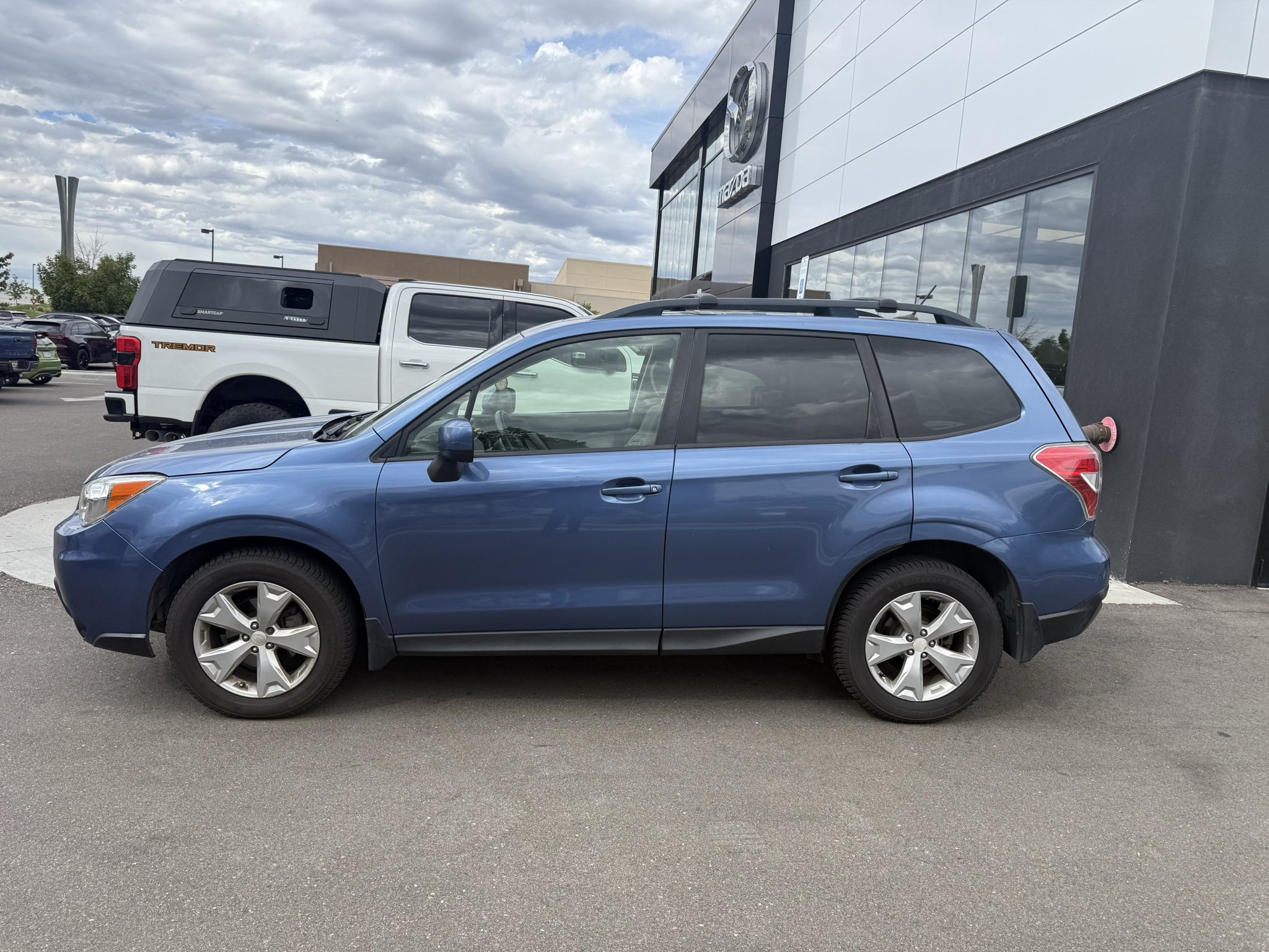 Used 2015 Quartz Blue Pearl Subaru 2.5i Premium image 3