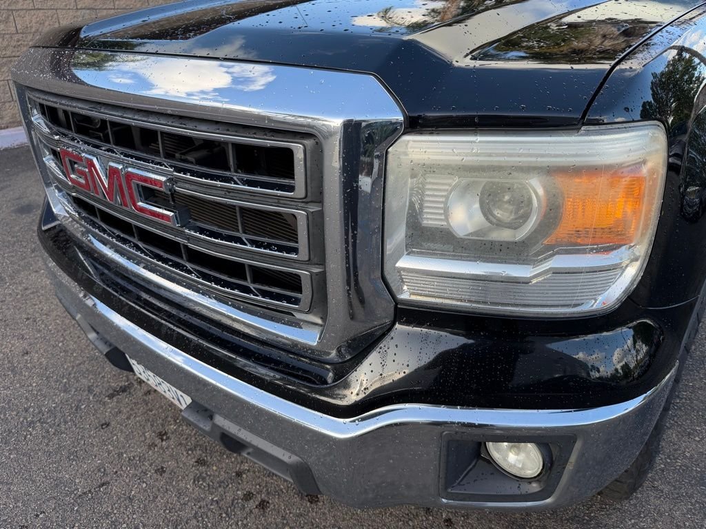 Used 2015 Black GMC SLE image 4