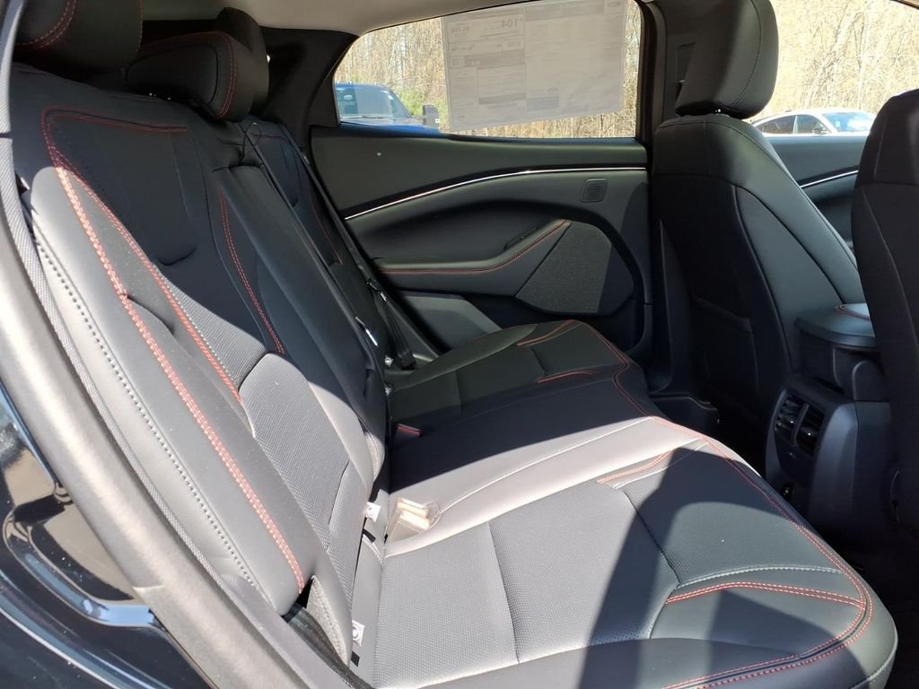 2025 Ford Mustang Mach-E Premium - Photo 10