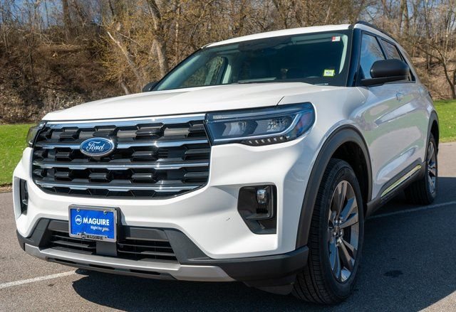 Used 2025 White Metallic Ford Active image 2