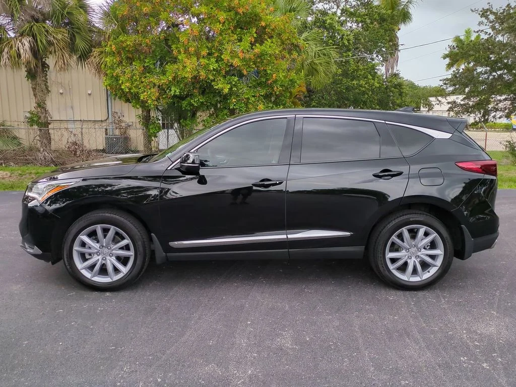 Used 2024  Acura Base image 7