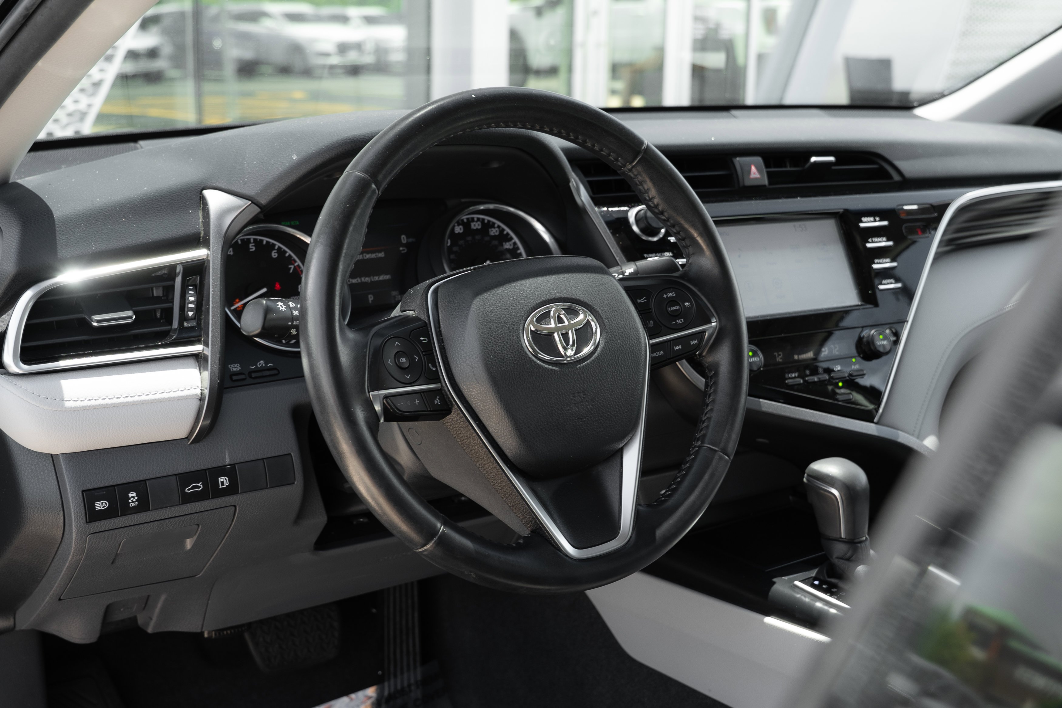 Used 2018 Midnight Black Metallic Toyota XLE image 11