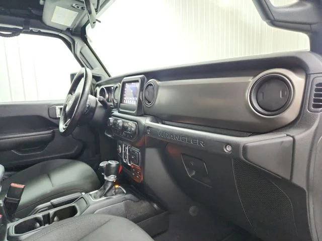 Used 2020 Green Jeep Unlimited Sport S image 32