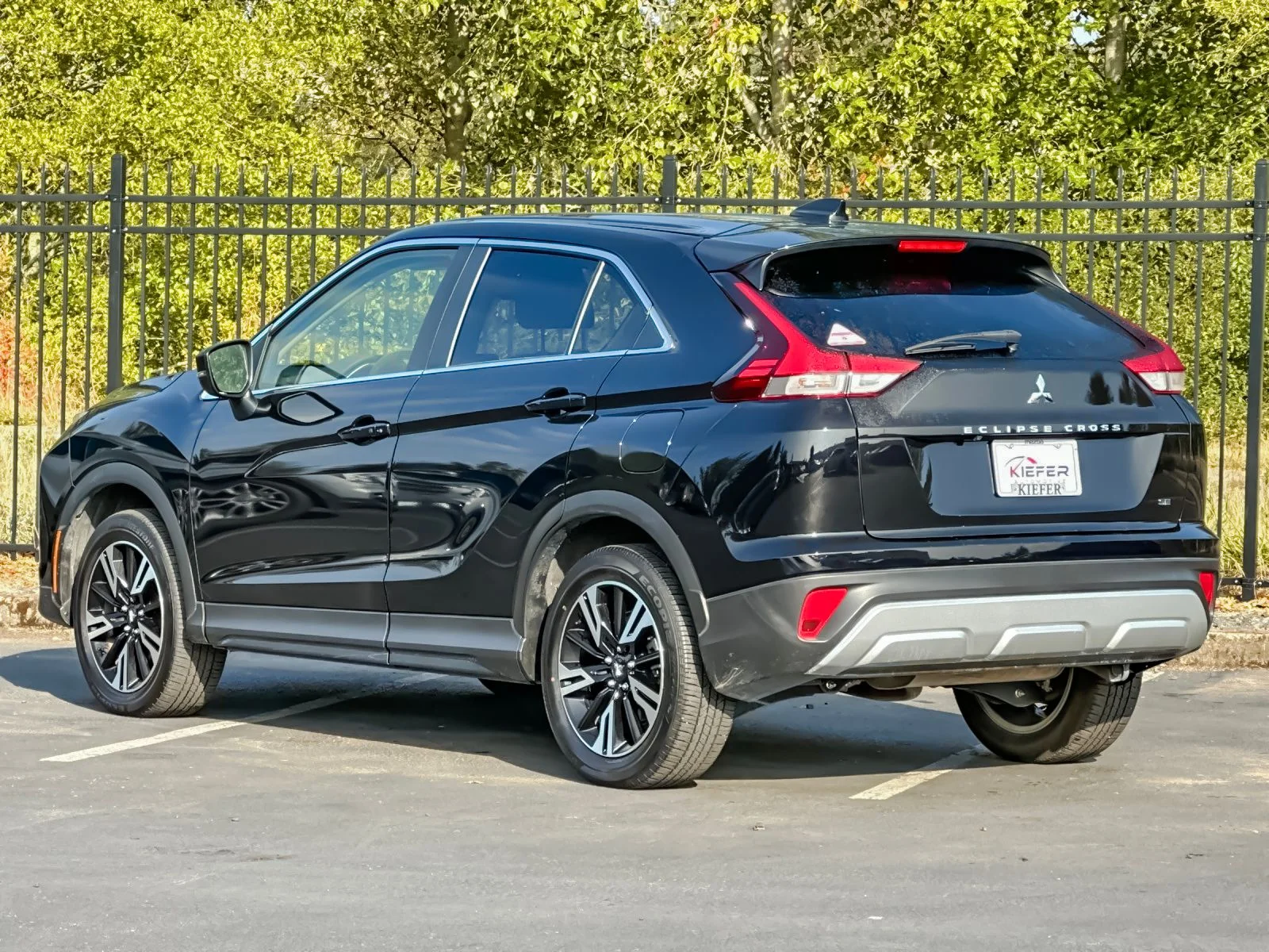 Used 2025 Black Mitsubishi SE image 5