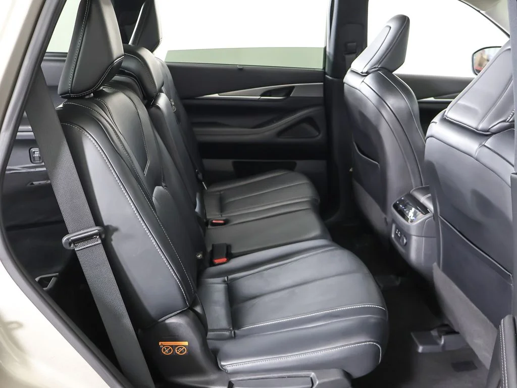 Used 2023 Titanium INFINITI LUXE image 39