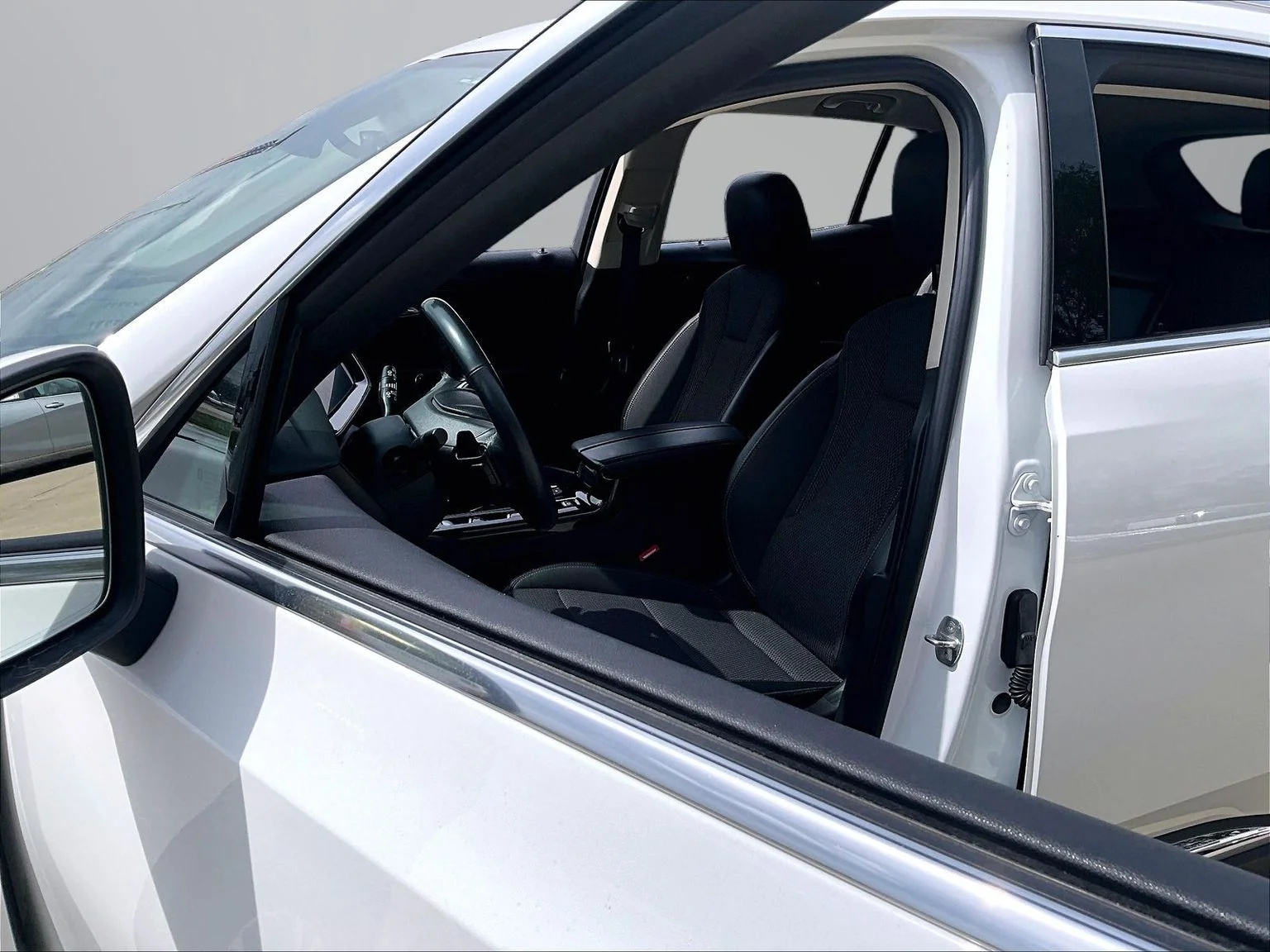 Used 2023 White Buick Preferred image 25