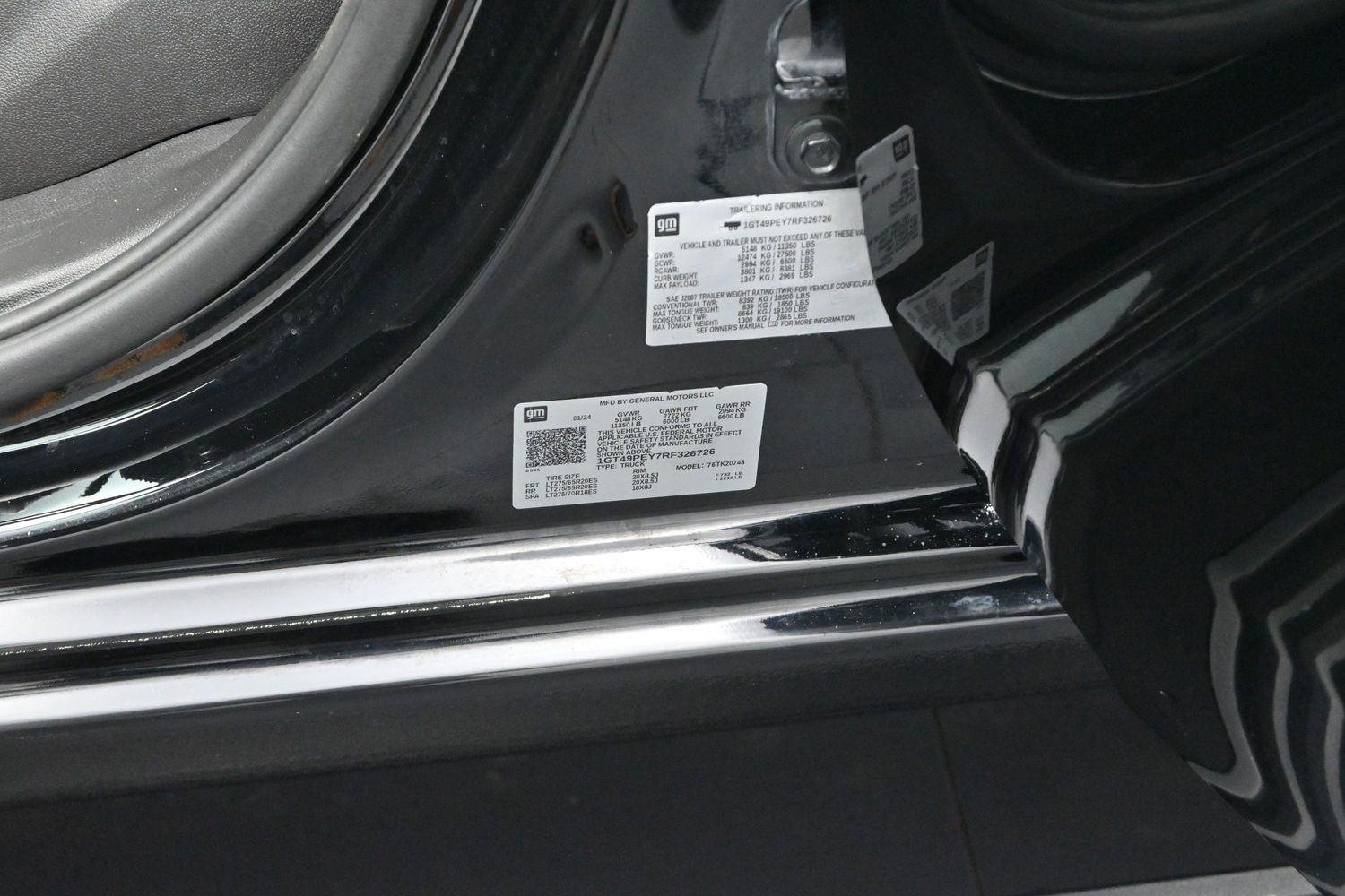 Used 2024 Onyx Black GMC AT4 image 40