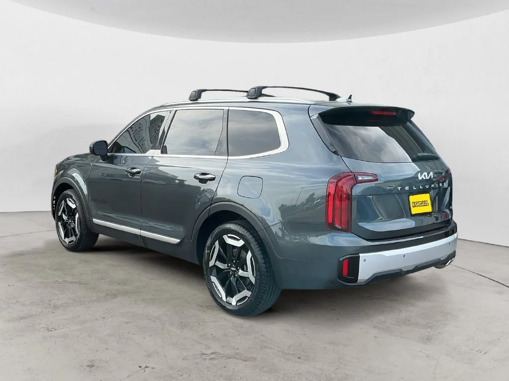 Used 2024 Gray Kia S image 11