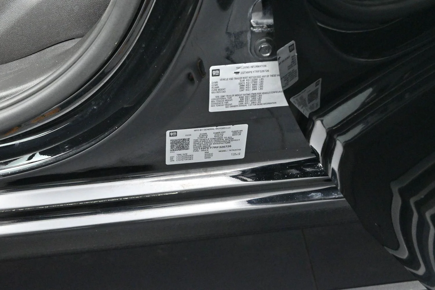 Used 2024 Onyx Black GMC AT4 image 40